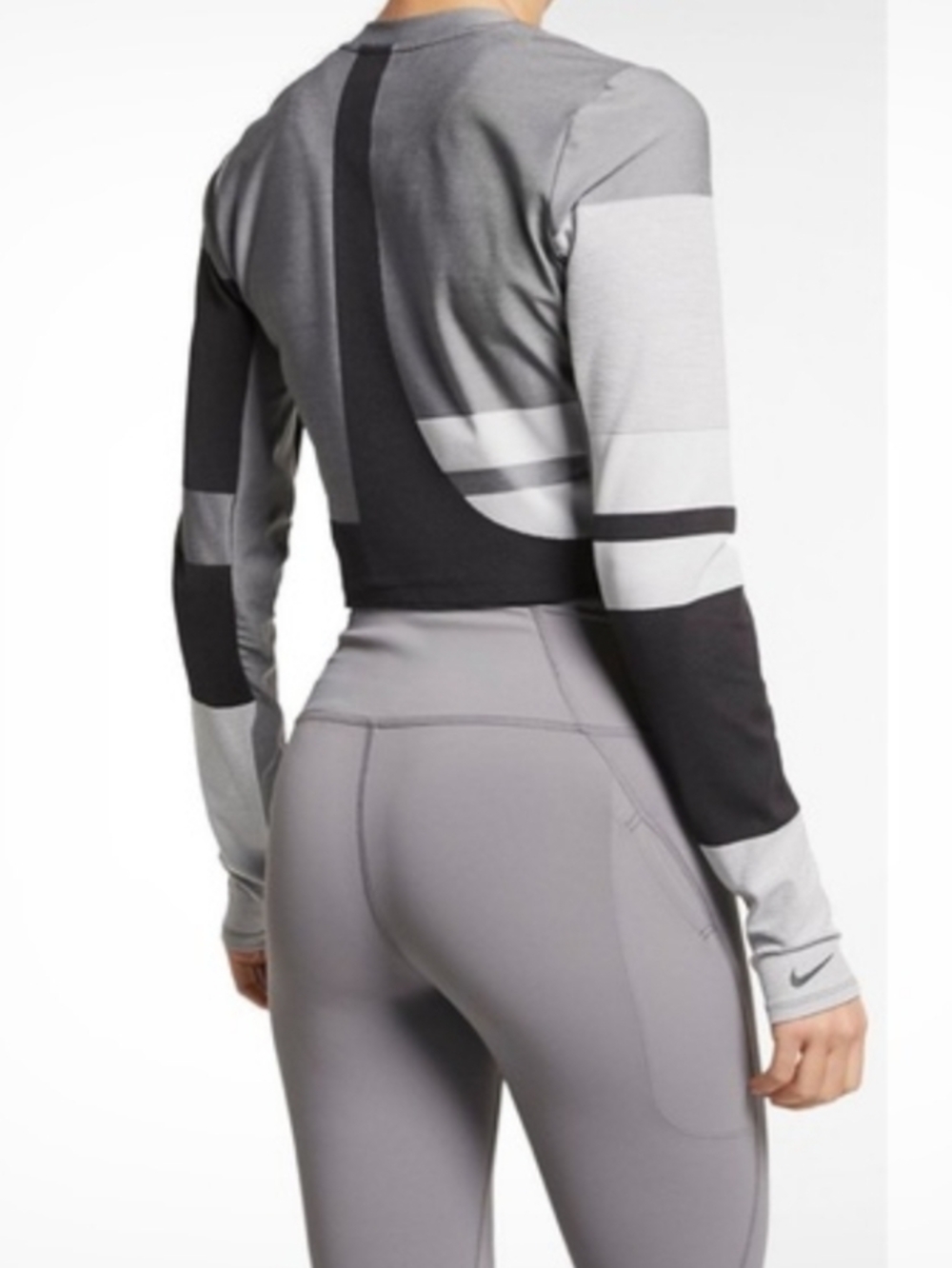 Nike Black & Gray Long-Sleeve Cropped Athletic Top Size Small Like New - Picture 2 of 7